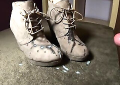 Wonderful Spunk fountain on step mamas cute boots