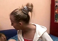 Meinst du ich darf ihn mal reinstecken ? Gerade eighteen Teen