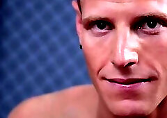 Ripped sturdy amateur masturbates in lockerroom for cumshot