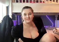 Amateur webcam girl masturbate big dildo