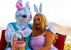 Model with huge boobs Karen Fisher rides on a pretty big cock