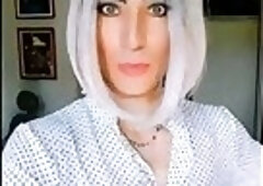 Check what's under my Skirt 🍆