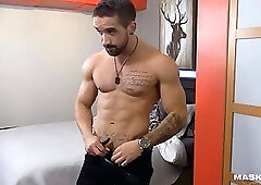 Zack Lemec's exclusive Cam Show was shot with 2 cameras&comma; from 2 different angles&period; This