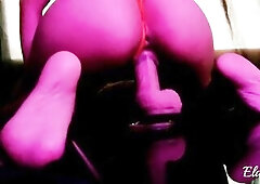 Putita sola en casa se CALIENTA y se MASTURBA con enorme sex tool ????????