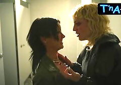 Claudia Roset Lesbian Scene  in Furia