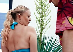 Brazzers: Suds and Studs: Sophie's Car Wash Tease