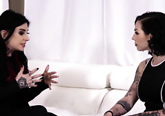 Inked gothic slut fucked