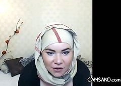 Racy Arab Courtesan With A Hijab