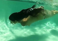 Brunette enjoys foot fetish outdoor