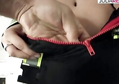 Blond honey rides a giant knob to a jizz flow