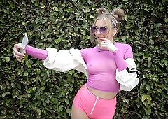 Squirting Tiffany Watson facialized after brutal cam sex