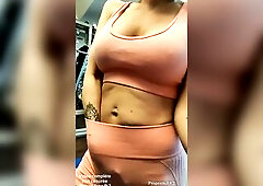 FK2 - Secrétaire mother I'd like to fuck Salope en formation en Suisse en profite pour déguster de la queue local