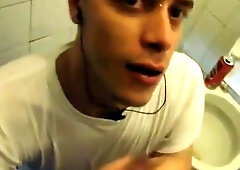 No banheiro da facul 8