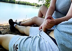 Risky TUGJOB WENCH BEACH: Dickflash for a Sexually excited little Doxy and This babe can't resist to make me CUM
