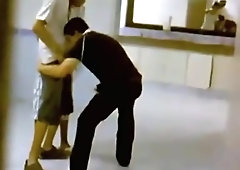 CRUISING EN LOS BAÑOS DE LA ESTACION MAMADAS Y MAS - PUBLIC HIDDEN.mp4