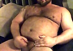 Beefy muscle bear solo
