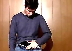 Horny Cooper collects his own piss and showers with it