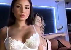 Amateur hottie solo masturbation