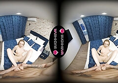 Flexible Doll Polly Yangs Has Fun With A Fat Dick - SuckMeVR