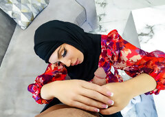 Alexa Payne seduced tattooed handyman into drilling her arab hole