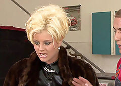 2 breezies Get The D