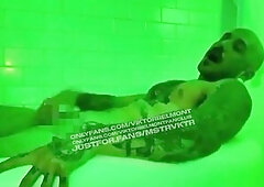 ftm dude jerking and cumming in washroom