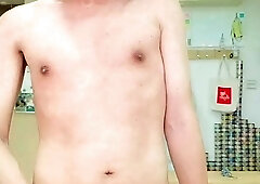 GojiraCindy's bare jizz shot.