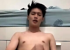 Asia colai sendirian