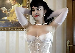 Corset fingering addict