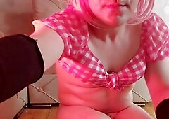 Sensual pastels with Crossdresserkitty indulging in solo pleasure