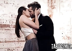 Sexy Secretary Become Her Boss's Headmistress