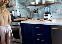 TRIPPIEBRI COOKING NAKED