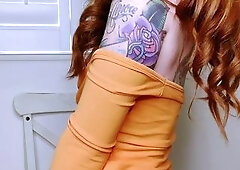 Amateur brunette teen in solo