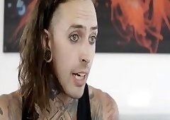 Irresistible tranny facialized after passionate lovemaking