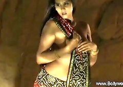 Let Her Seduce You Tonight