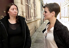 Laeticia, 23, medical aide in Dunkirk!