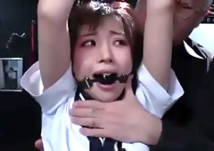 04554,Sensual play of Asian beauty