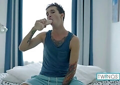 Fingerblasting, twunk, teenage