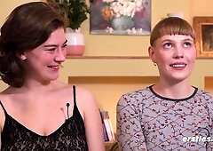 Heißer Strap-On Sex mit Emma und Amanita - German brunette amateur lesbians