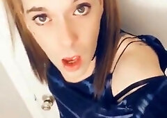 TRANSSEXUAL Trendy And Lippy