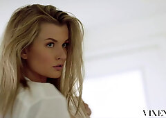 Side Chick Mia Surprises Her Sugar Daddy at Home