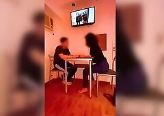 Me da sexo a cambio de un examen