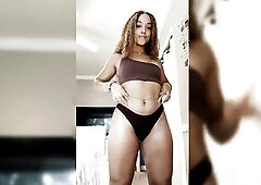 See me as I show off my thick and hawt body