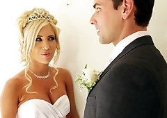 Tasha Reign kissing with her husband's best friend