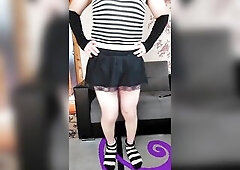 Modeling Magic: Crossdresser Kitty's Breathtaking Dance Performances