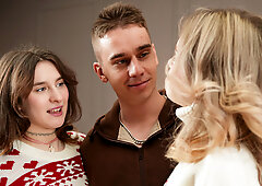 Sloppy sluts Jane White and Milka Wey get even wetter