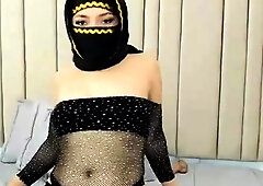 Amateur Webcam Chick Masturbates On Webcam More at