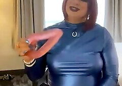 CdTina dildo sucking