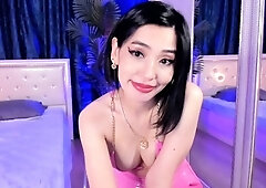 Hot Busty Webcam Babe Masturbate Solo