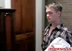 Dominic Pacifico gives Stuart Ross a ultra-kinky rail on his knob